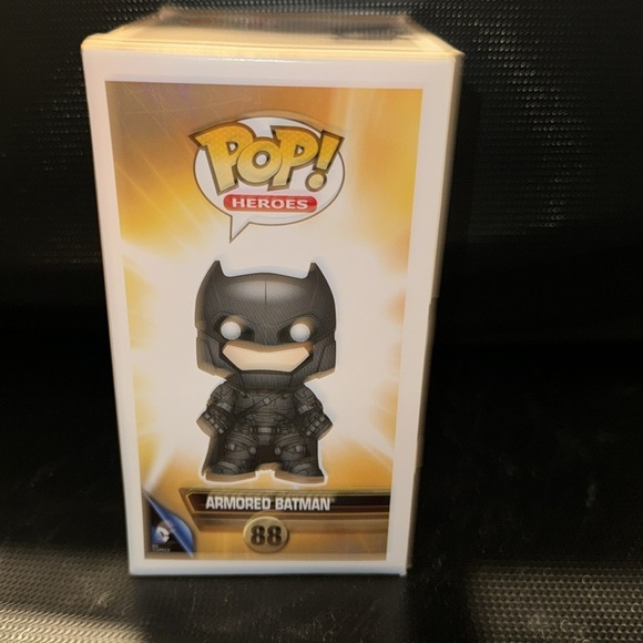 Funko Pop Batman Vs Superman - Armored Batman - Picture 4 of 5